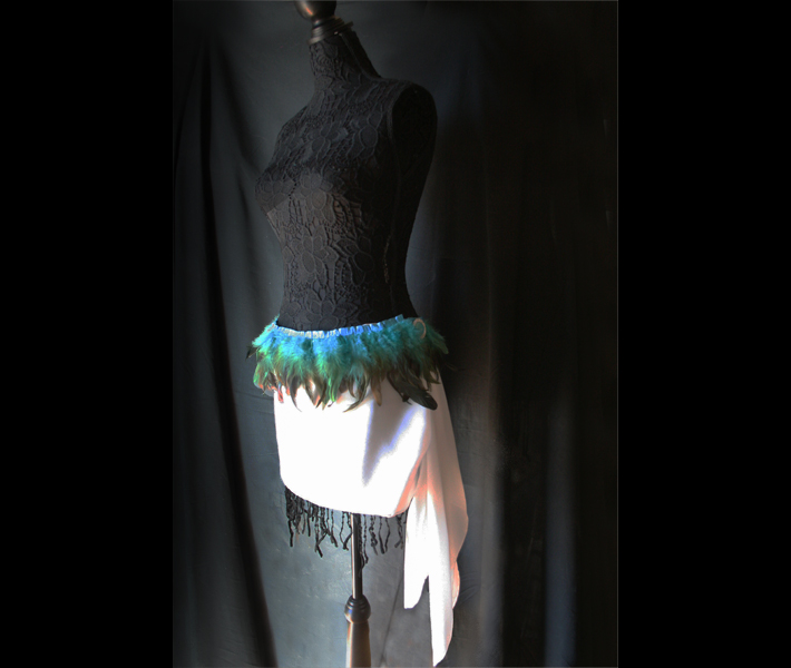 crepe-de-chine-silk-scarf-feather-magnicollar-4