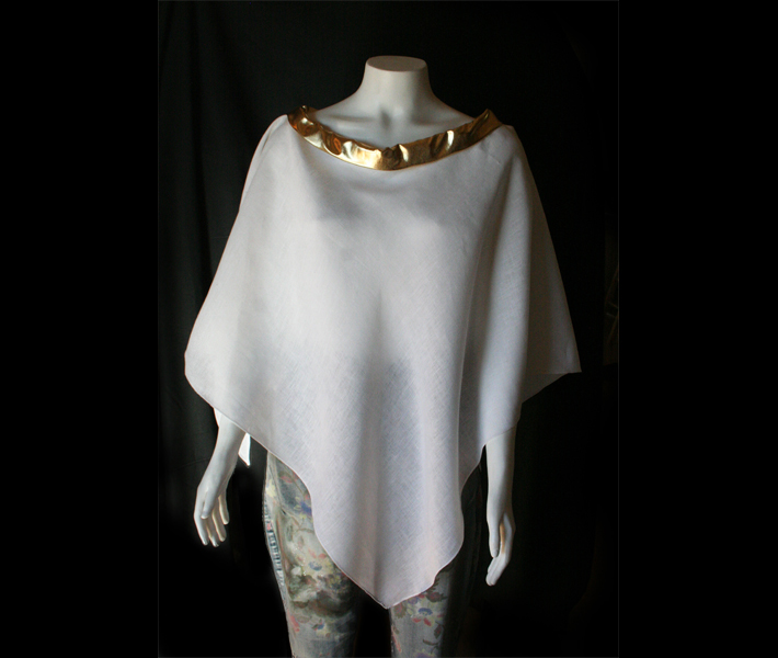 poncho-with-magnicollar-2