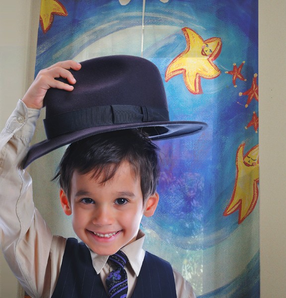 Children_Curtain_Moon