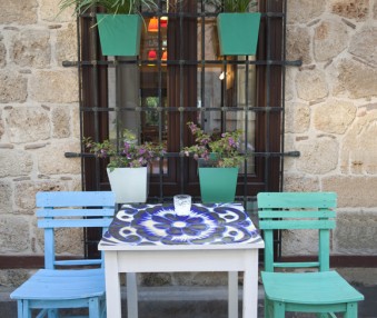 Blue Tile Table Wrap