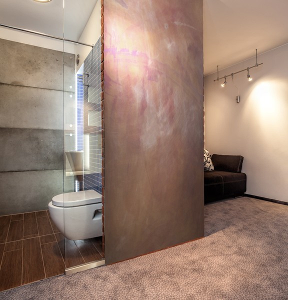 Copper-Inspired Bathroom Wall