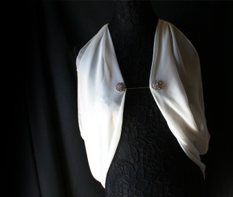 silk-georgette-shawlt-magnipal-twist-front
