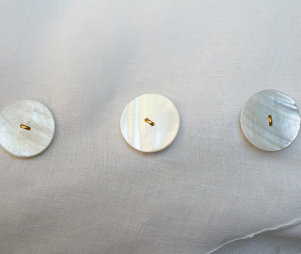 Button-Trio-Mother-Pearl-Ivory-1.5-inch