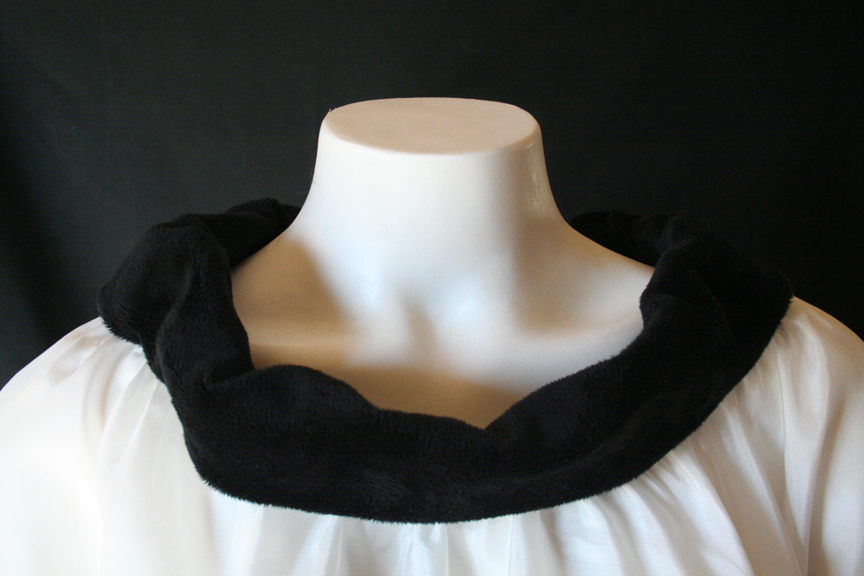 MagniCollar-™-Velvet-Black