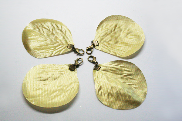 SWK-™-Pixie-Charms-Flowers-Gold